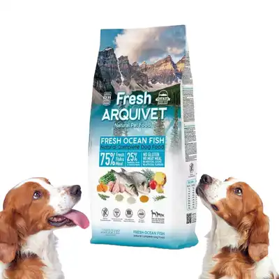 Arquivet Fresh Ocean Fish ryba i kurczak 10 kg – opakowanie i psy